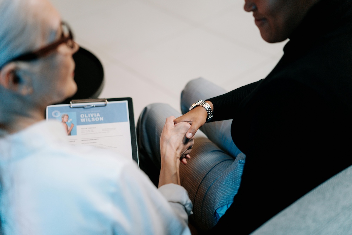 job_interview_handshake